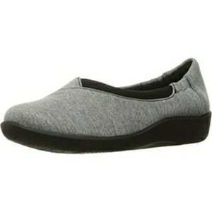 NIB Cloudsteppers Clarks Slip On Shoes Size 8